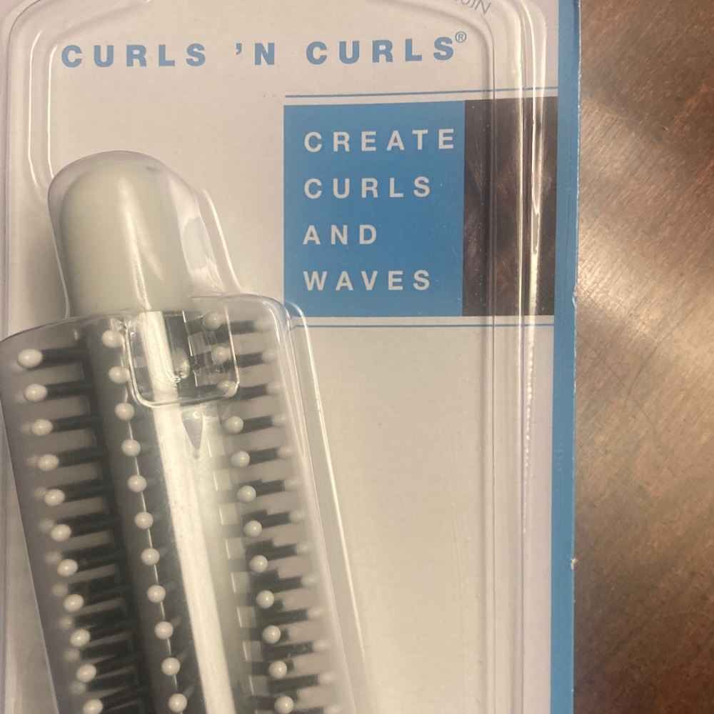 Conair Cool Tip 3/4" Styling Brush - White - Picture 3 of 4